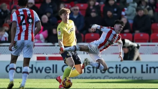 Gol Debut Ole Romeny Tak Mampu Selamatkan Oxford United dari Kekalahan