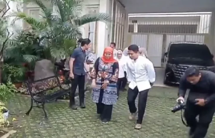 Usai Retret, Sejumlah Gubernur juga Kepala Wilayah Sowan ke Kediaman Jokowi di area area Solo