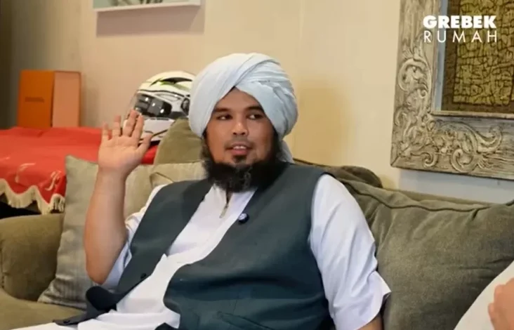Ustaz Derry Sulaiman Sebut Denny Sumargo dan juga Willie Salim Akan Segera Mualaf