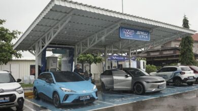 Berapa lama waktu charging mobil listrik? Simak ulasan setelah itu tipsnya