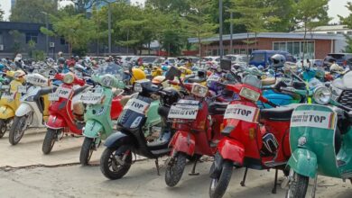 Budaya saling klakson pengguna vespa yang tersebut yang dimaksud mulai terkikis zaman